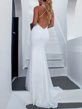 V-neck Sequined Trumpet/Mermaid Wedding Dress with Sweep Train